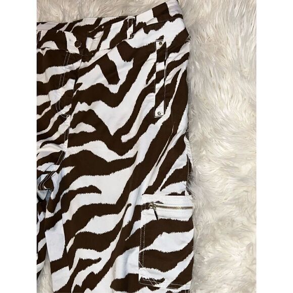 Chico's Brown & White Animal  Print Cropped Pants Capris Size 12 - Picture 2 of 4